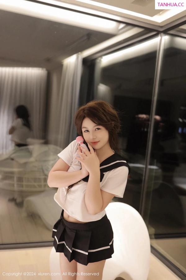   [XiuRen]高清写真图 2024.03.14 No.8229 沈思怡 美臀性感第23张图片